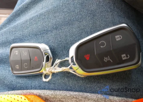 2023 Cadillac Xt4 Awd Premium Luxury z USA, uszkodzony, nr VIN 1GYFZDR4XPF124940